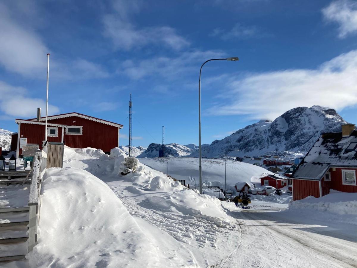 Isi4U Apartments, Snowmobile And Dogsled Sisimiut Exteriör bild