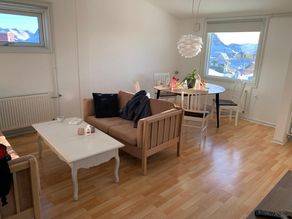 Isi4U Apartments, Snowmobile And Dogsled Sisimiut Exteriör bild